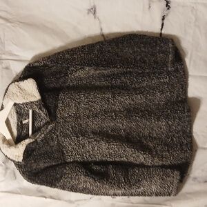 Poof fuzzy half zip jacket 💜💜💜💜